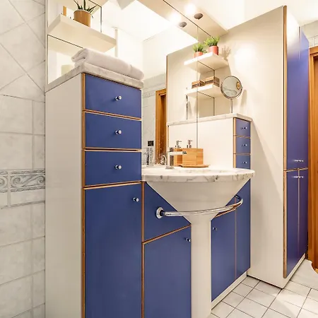 Spacious With Kitchenette, Near Piazza Maggiore *