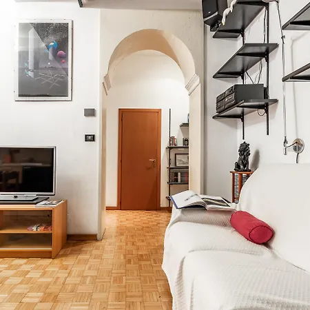 Spacious With Kitchenette, Near Piazza Maggiore