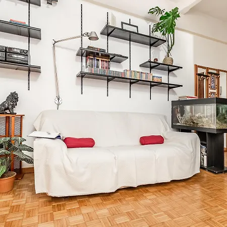 Appartement Spacious With Kitchenette, Near Piazza Maggiore *