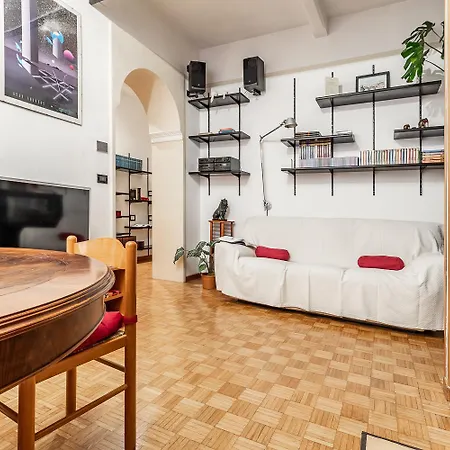Spacious With Kitchenette, Near Piazza Maggiore Apartment