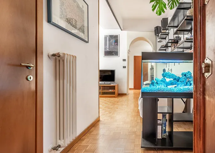 شقة Spacious With Kitchenette, Near Piazza Maggiore *