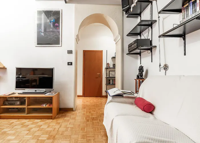 Spacious With Kitchenette, Near Piazza Maggiore