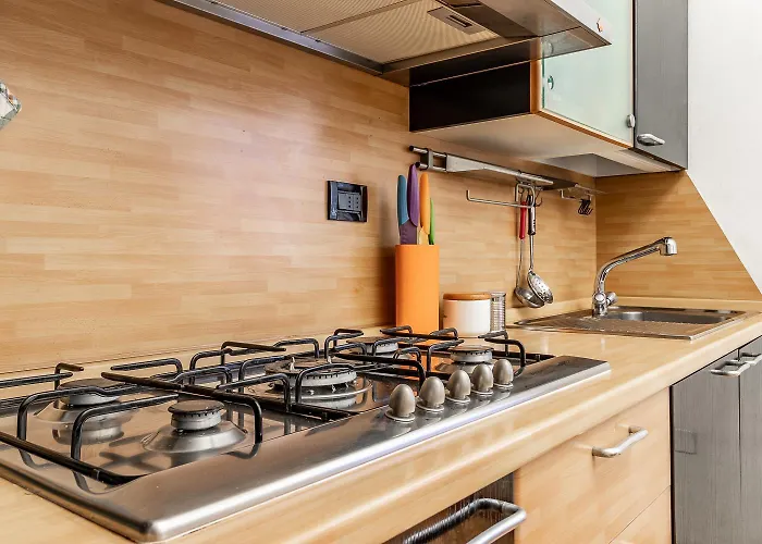 아파트 Spacious With Kitchenette, Near Piazza Maggiore