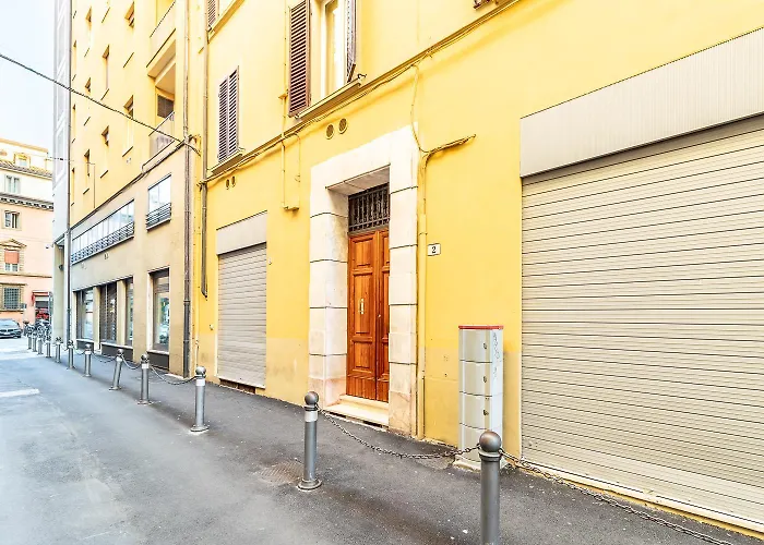 Spacious With Kitchenette, Near Piazza Maggiore شقة *