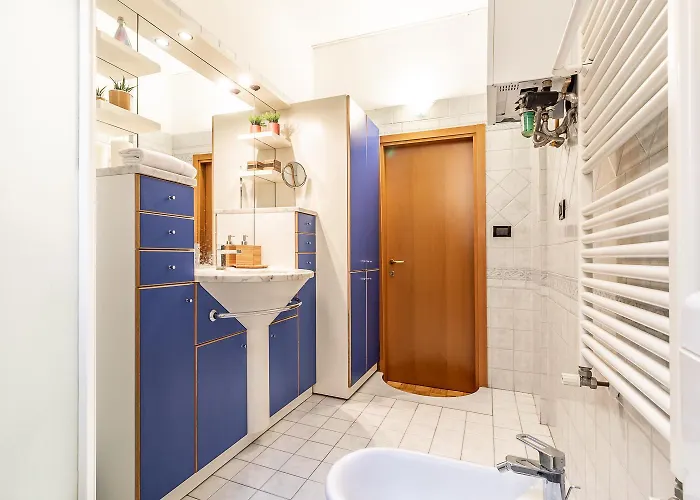 Spacious With Kitchenette, Near Piazza Maggiore