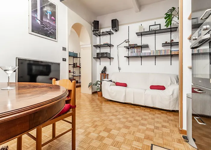 Spacious With Kitchenette, Near Piazza Maggiore 아파트