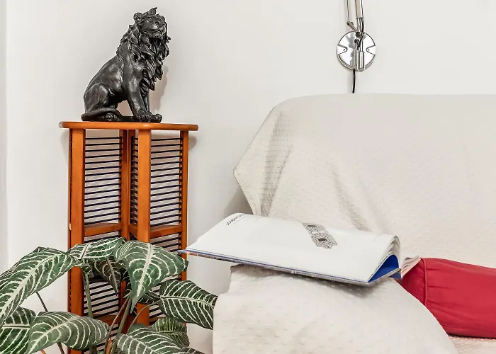 Spacious With Kitchenette, Near Piazza Maggiore شقة