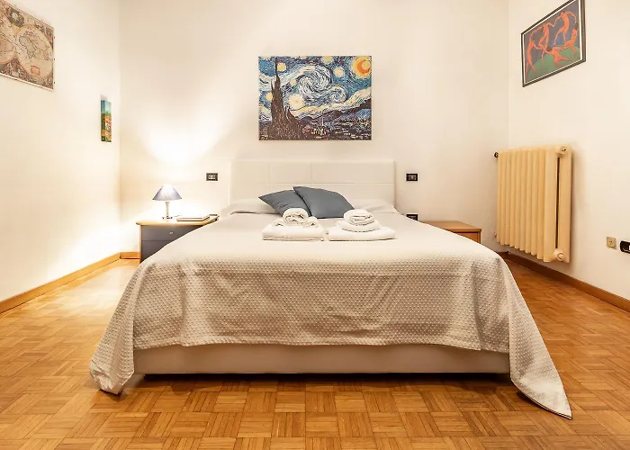 아파트 Spacious With Kitchenette, Near Piazza Maggiore