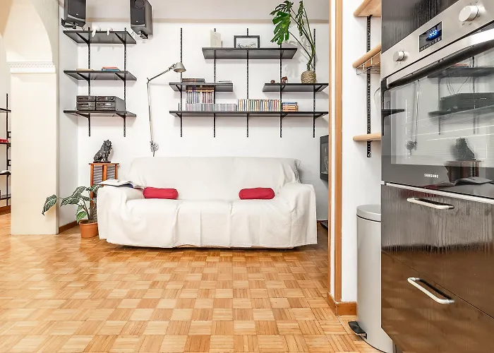 شقة Spacious With Kitchenette, Near Piazza Maggiore *