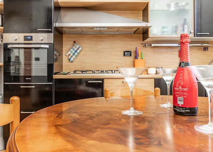 아파트 Spacious With Kitchenette, Near Piazza Maggiore 볼로냐