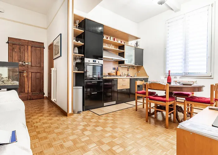 Spacious With Kitchenette, Near Piazza Maggiore شقة *