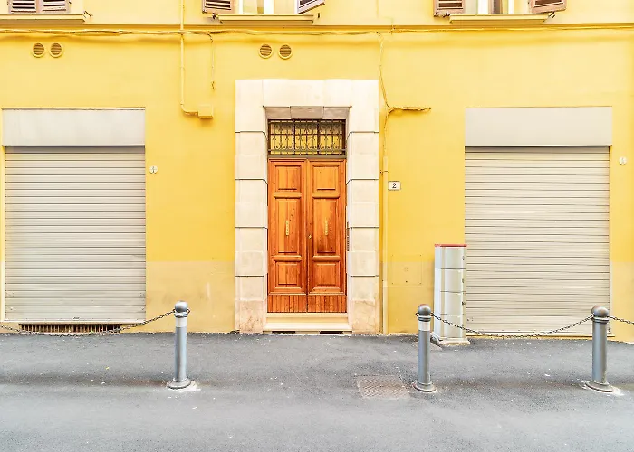 Spacious With Kitchenette, Near Piazza Maggiore شقة *