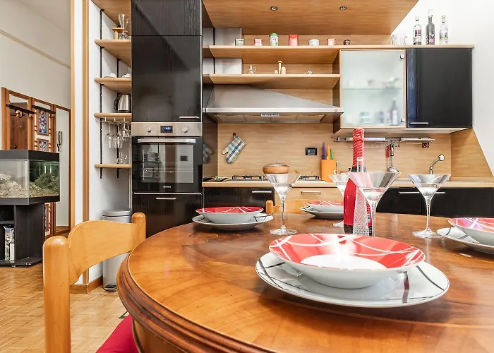 아파트 Spacious With Kitchenette, Near Piazza Maggiore
