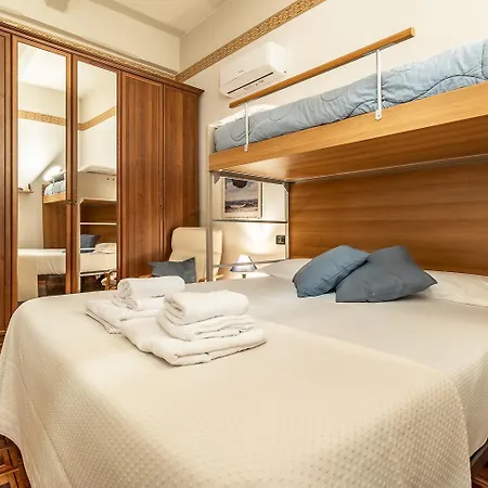 Spacious With Kitchenette, Near Piazza Maggiore * Bolonia